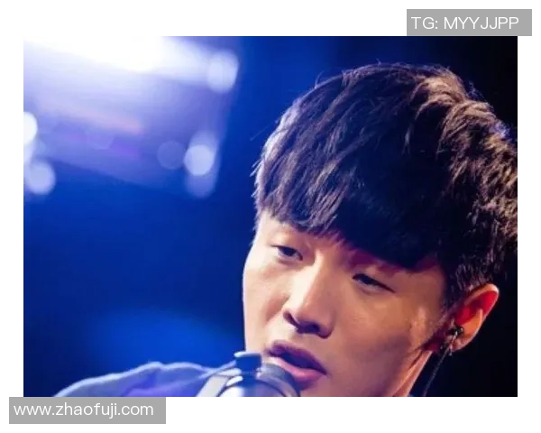 李荣浩跨界足球明星之路揭秘与音乐事业的完美结合
